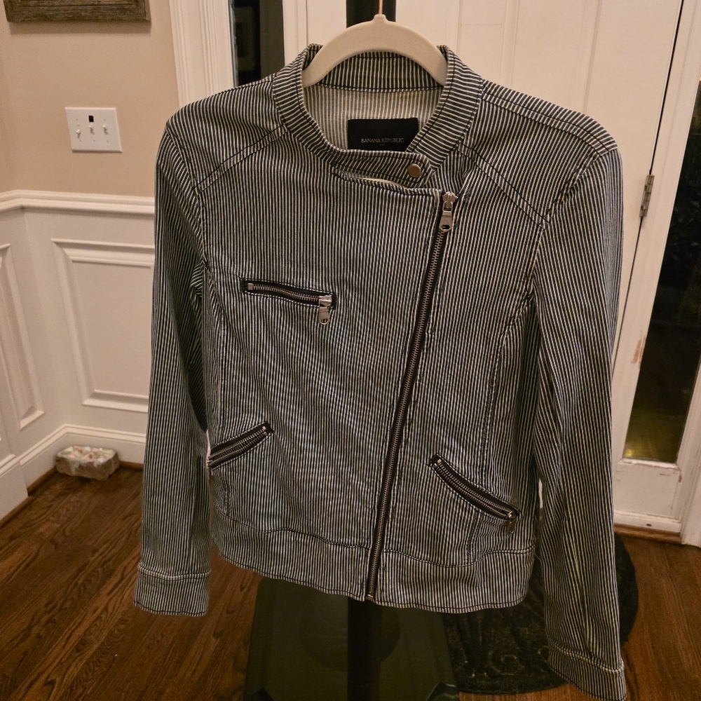 Banana Repubic Striped Zipper Jacket - Navy and White.vintage. S